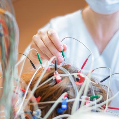 EEG Elektroden Anbringung Hoch